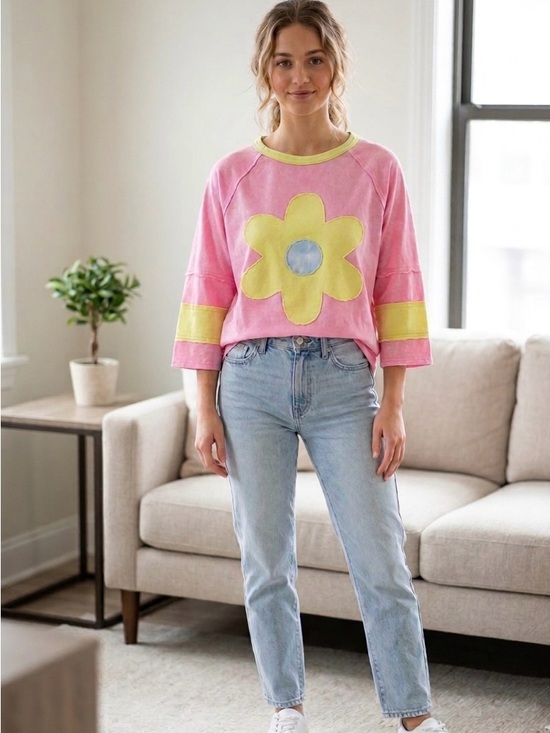 Sage + Fig Tops - Sage & Fly Pink Floral Appliqué Crewneck Top